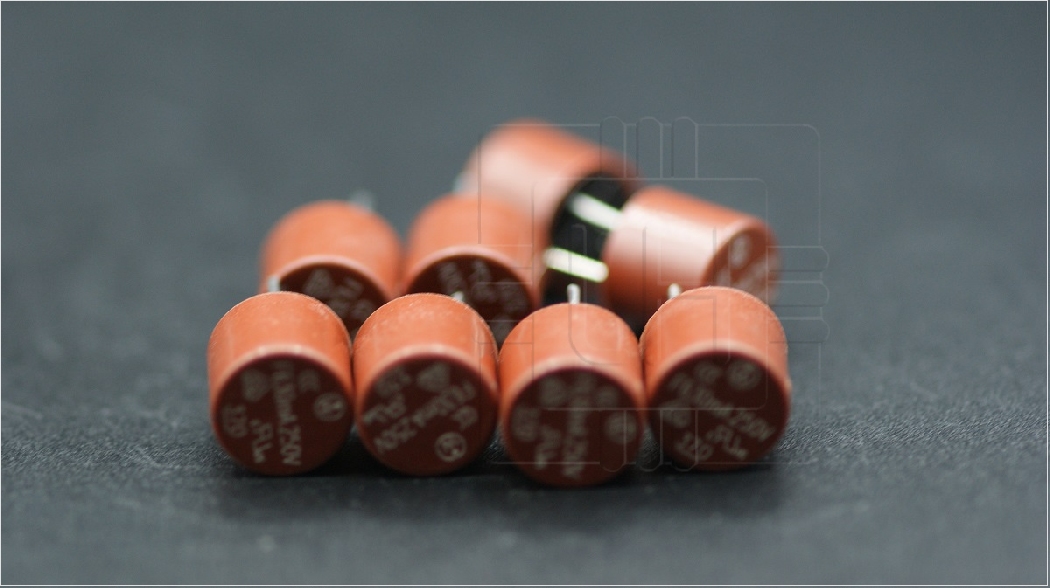 37006300430                  Fusible miniatura 630mA; 250VAC; rápido; TR5; THT; 370; cobre