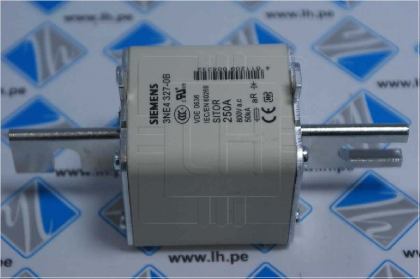 3NE4327-0B               Fusible SITOR aR 250A 800V DIN2  con contactos de cuchilla ranurados; SIEMENS