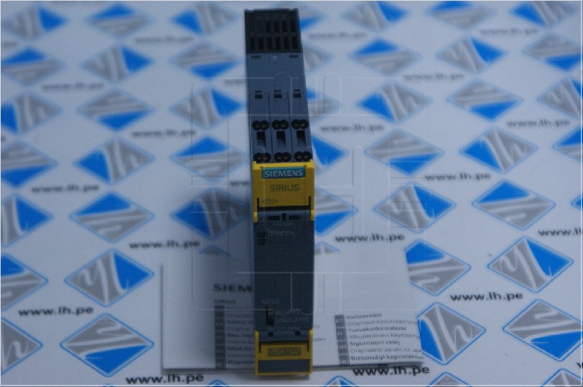 3SK1211-2BB40               Módulo relay de seguridad, 3SK1, 24VDC, para riel DIN