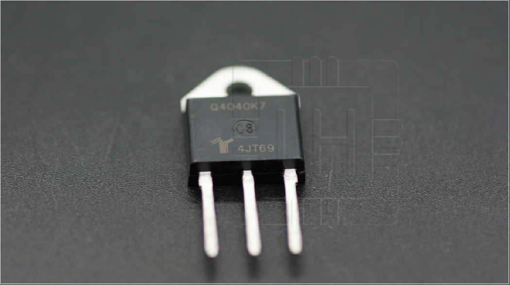 Q4040K7TP                 TRIAC ALTERNISTOR 40A, 400V,  TO218, MARCA: LITTELFUSE
