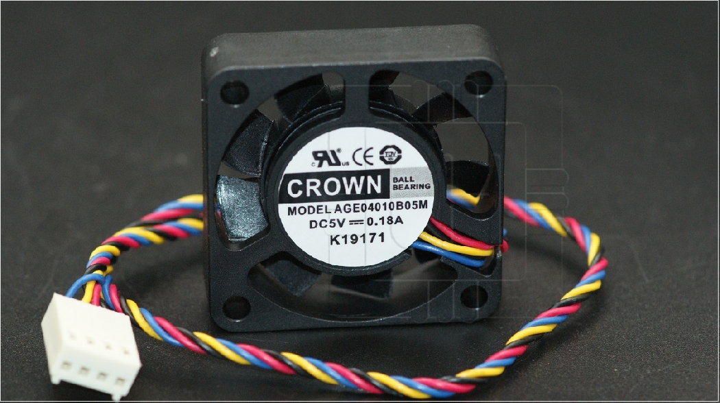 AGE04010B05M                Ventilador axial  40x40x10mm, 5VDC; 0.18A; con salida de 4 cables y conector; Crown