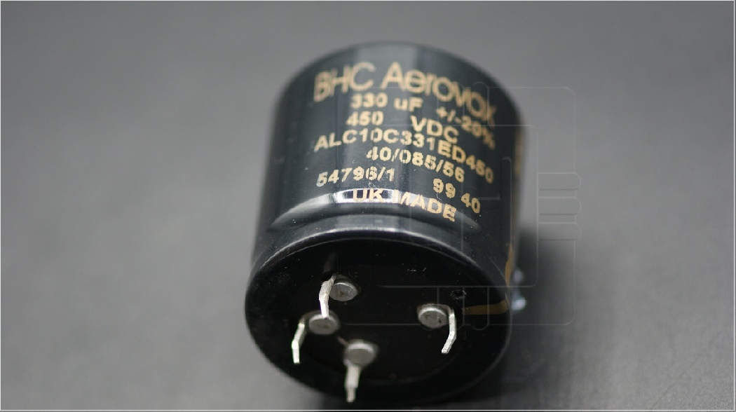 ALC10C331ED450         Condensador electrolítico 330uF, 450VDC, ±20%, 4 Pines, 348 mΩ @ 100kHz, Marca: BHC Aerovox 