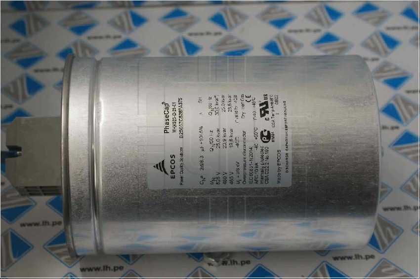 B25667C5287A375 MKK525-D-25-01                 Condensador de polipropileno, trifásico, 25kVAR, 28A, M12