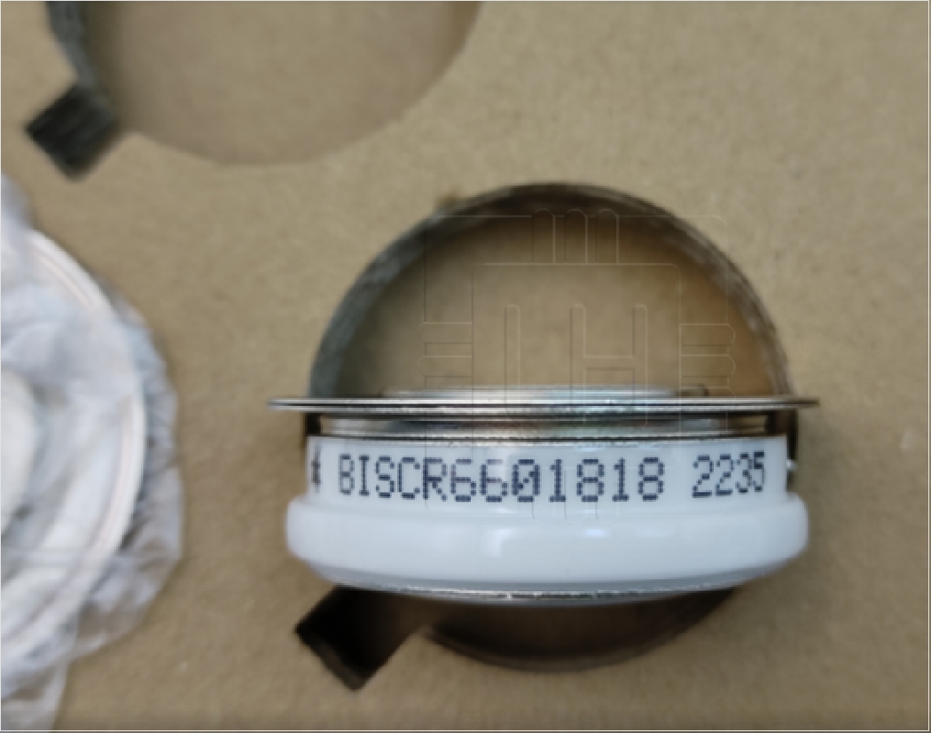 BISCR6601818                  Thyristor tipo capsula 660A, 1800V. Marca: Westcode