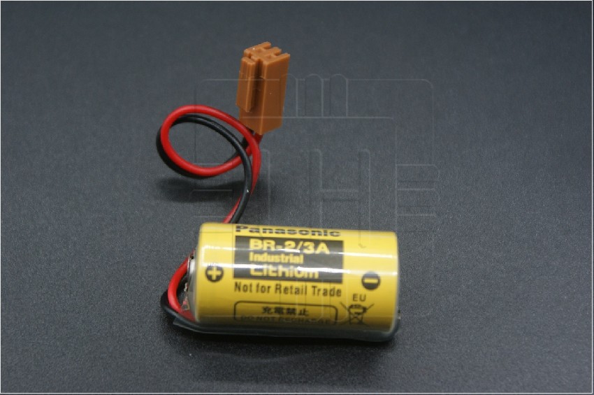 BR-2/3A       Bateria Lithium 2/3A, 3V, 1200mAh, con cable y conector Marrón