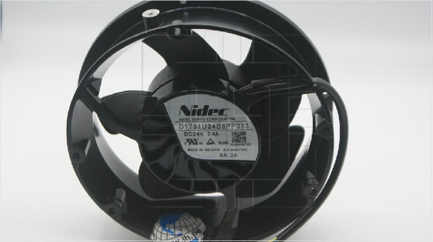 D1751U24B8PP363                        Ventilador para refrigeración inversor 24VDC 3.4A 172x172×51mm; con 4 cables mas conector; Nidec