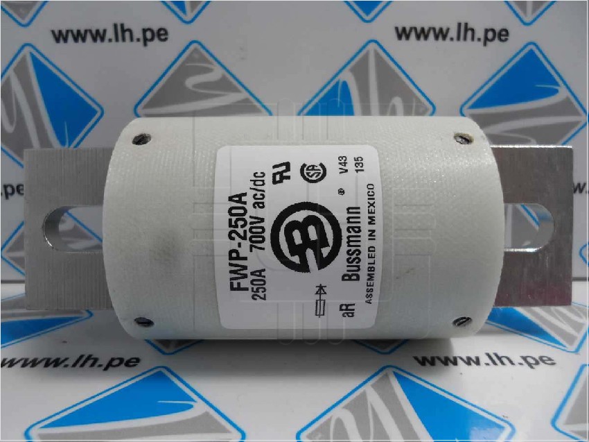 FWP-250A          Fusible UltraRapido de lengüeta con perno 250A, 700V