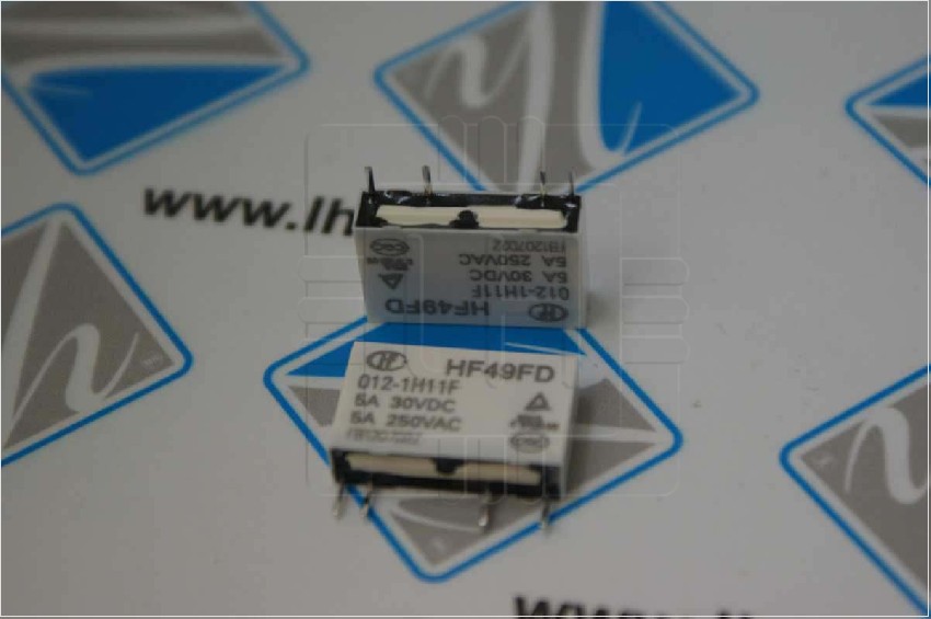 HF49FD/012-1H11F               Relé Miniatura 12VDC, 4 Pines, SPST-NO, 5A/250VCA, 5A