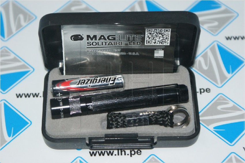 J3A012  MagLite Solitaire LED 1AAA Flashlight - Black Presentati