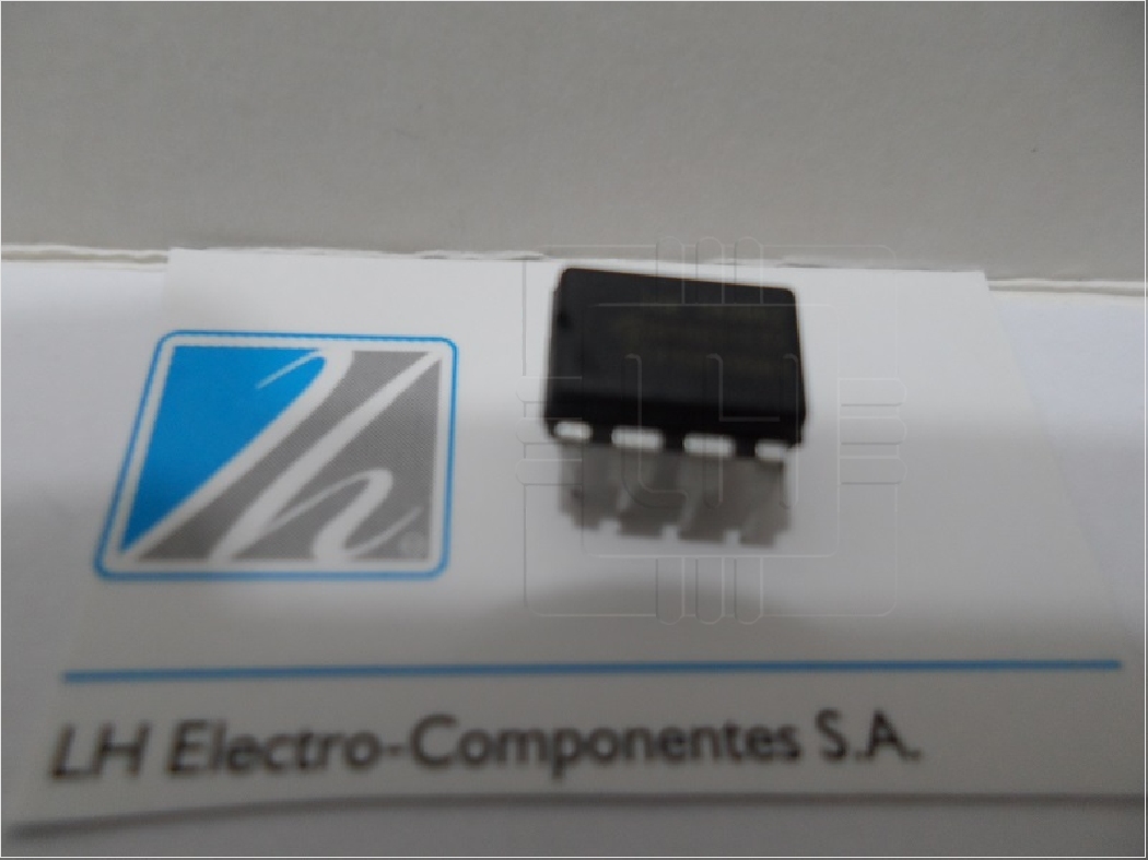 MCP41010-E/P            Potenciómetro digital 10kΩ, interfaz SPI, 8bit, DIP8