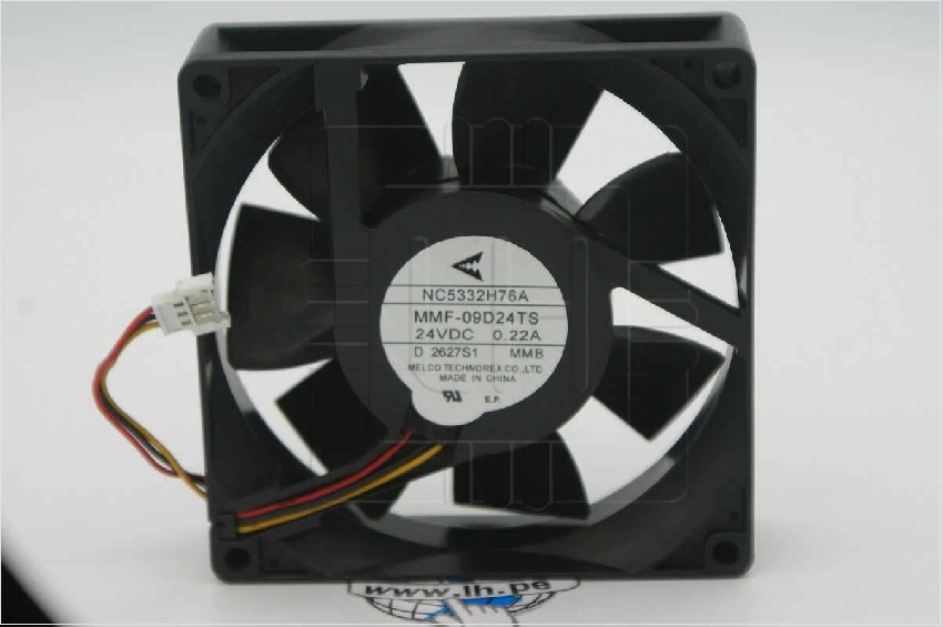 MMF-09D24TS                       Ventilador de refrigeración 24VDC, 0.22A, 90x90x25mm, con 3 cables y conector