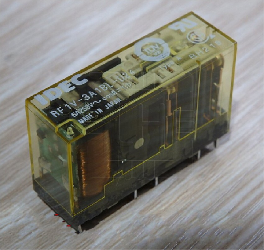 RF1V-3A1BL-D24             Relay electromagnético (NC + NO)x3, Bobina 24VDC, 10 pines, 6A/250V