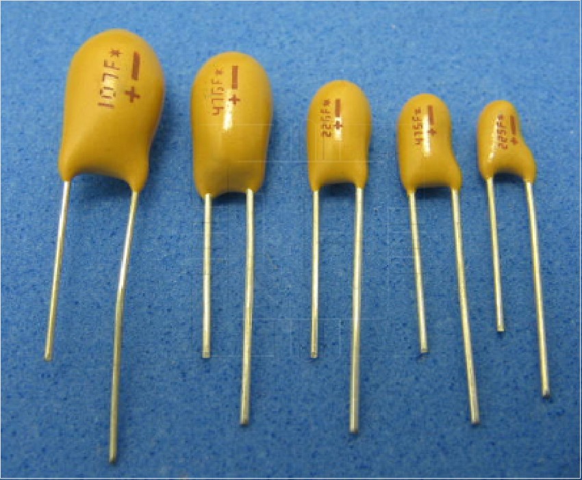 TC-0.1/35          Capacitor de tantalio 0.1uF, 35VDC, 2.54mm, THT