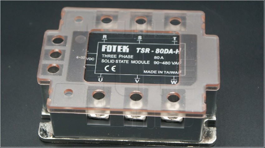 TSR-80DA-H             Relé stado solido trifásico 80A; 90-480VAC; Marca: Fotek