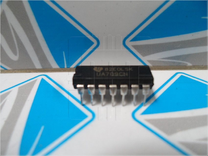 UA709CN         HIGH PERFORMANCE OPERATIONAL AMPLIFIER (DIP-14)