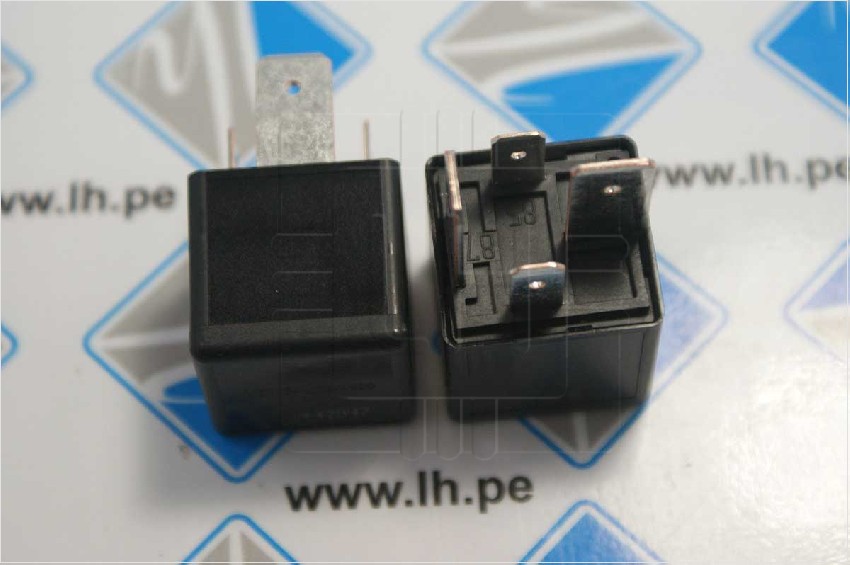 V23134J0052X429 1-1414147-0                Rele Automotriz SPST-NO, 12VDC, 4 PINES, 70A