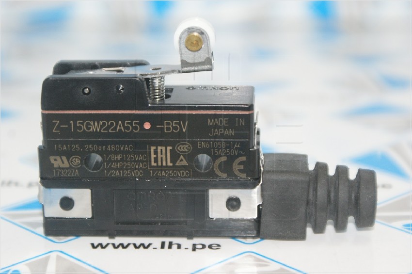 Z-15GW22A55-B5V            MICRO LIMIT SWITCH, SNAP ACTION, CON ROLDANA